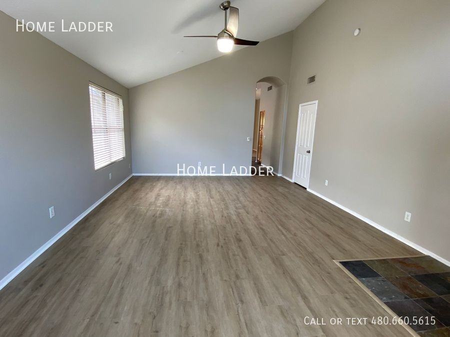 4723 E Weaver Rd - Photo 4 of 24