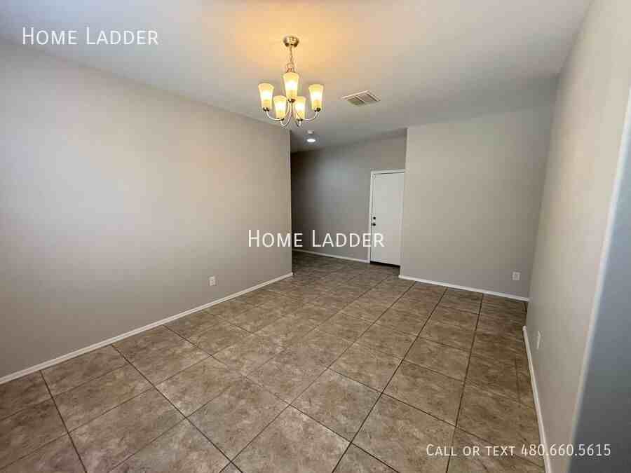 10453 E Cliffrose Ln - Photo 6 of 37