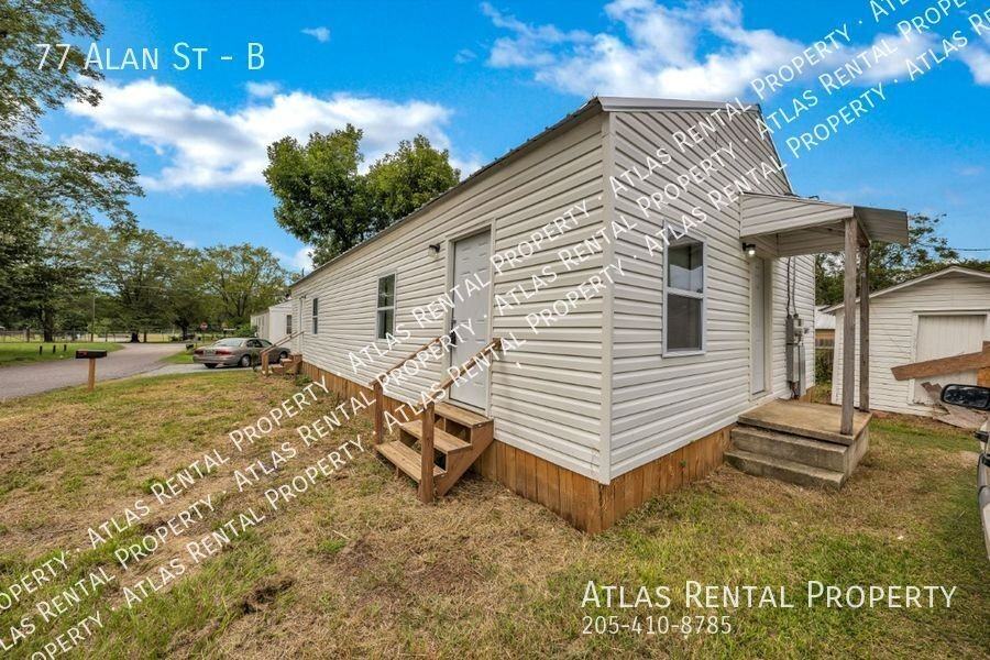 77 Alan St #B - Photo 3 of 20