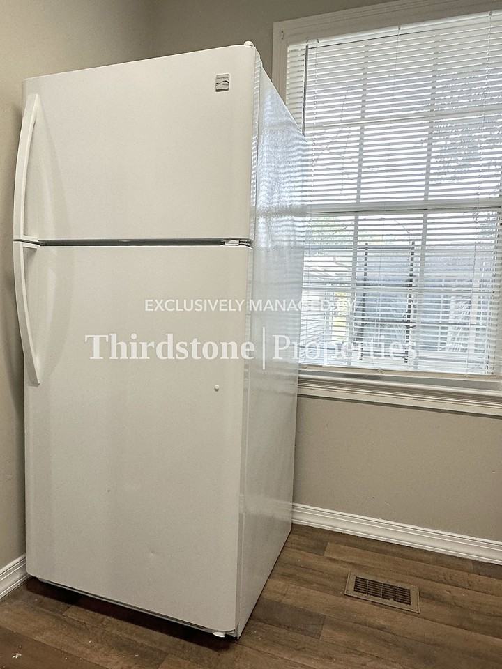 2406 Lamee Ave - Photo 6 of 21
