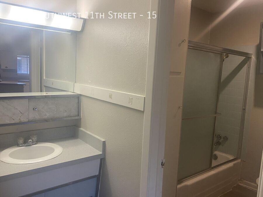 1002 Sw 11th Ave #15 - Photo 3 of 4