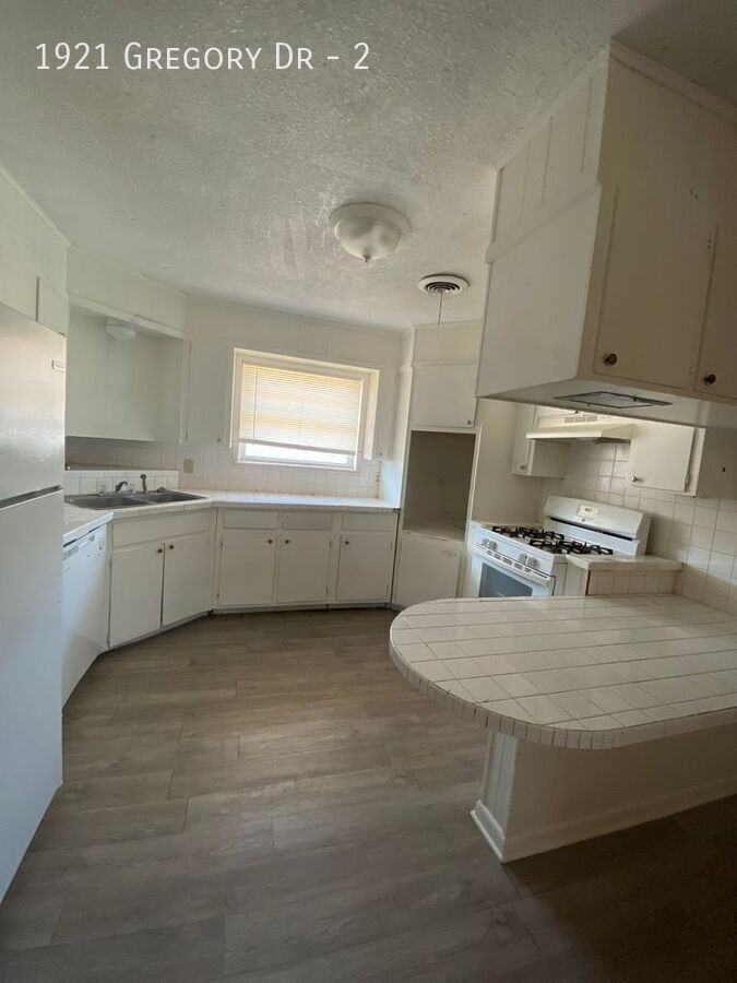 1921 Gregory Dr #2 - Photo 2 of 5