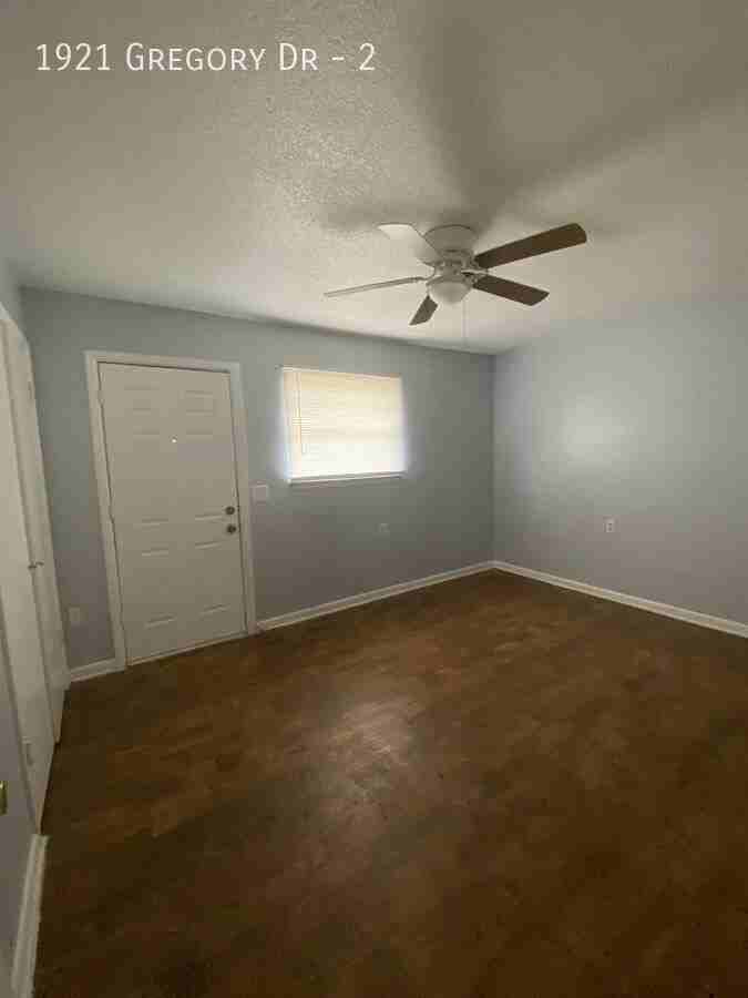 1921 Gregory Dr #2 - Photo 5 of 5