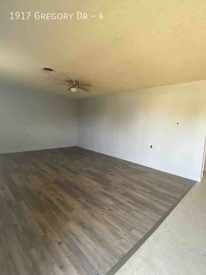 1917 Gregory Dr #4 - Photo 2 of 6