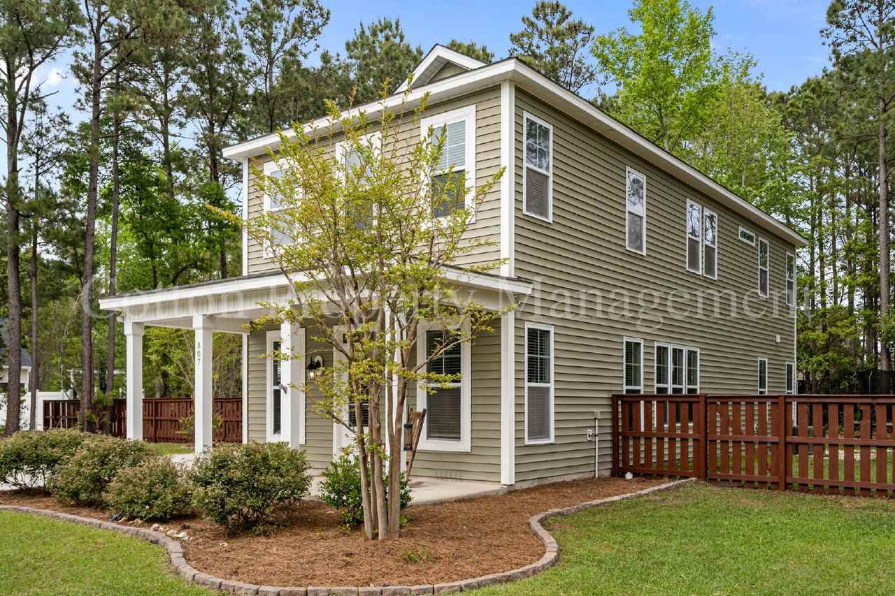 807 Dan Owen Dr - Photo 3 of 50
