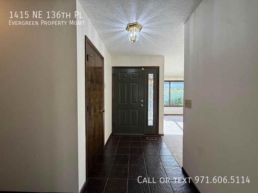 1415 Ne 136th Pl - Photo 4 of 46