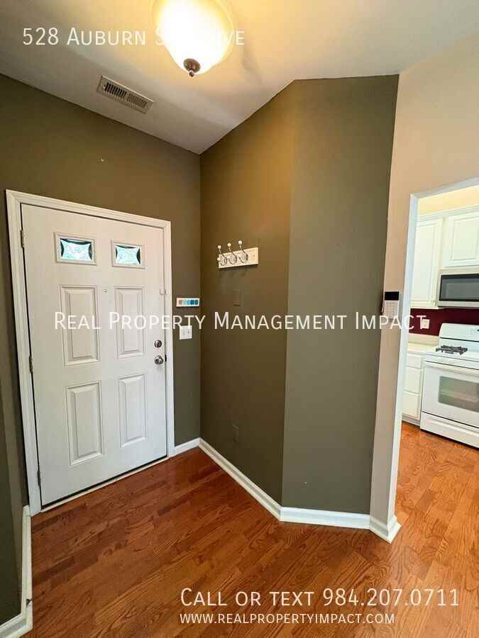 528 Auburn Square Dr - Photo 6 of 45