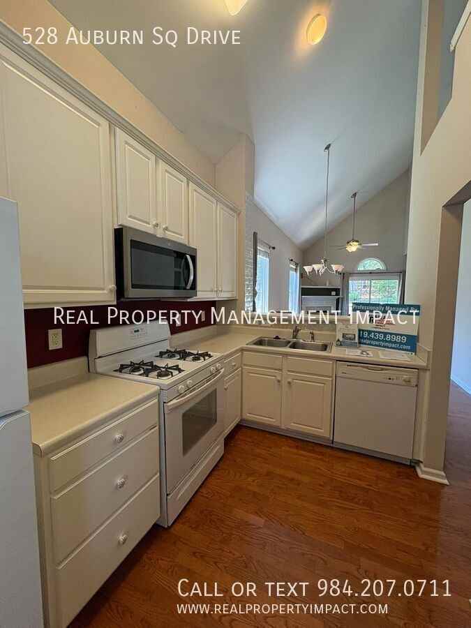 528 Auburn Square Dr - Photo 7 of 45