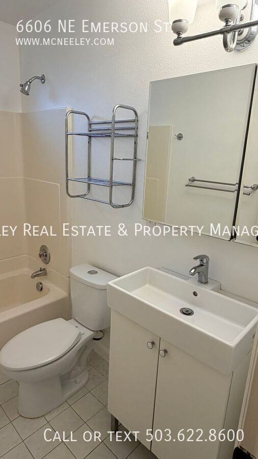 6606 Ne Emerson St - Photo 5 of 27
