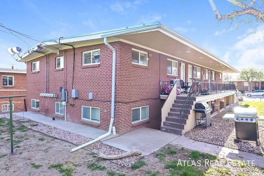 5787 S Bannock St - Photo 2 of 19