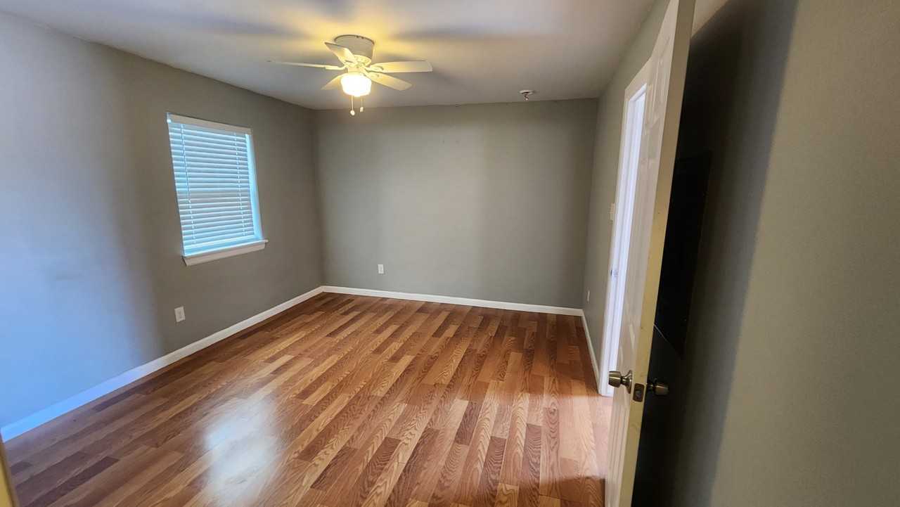 Comfortable Rental – 1402 N 2nd Street, Killeen, TX - Photo 4 of 7