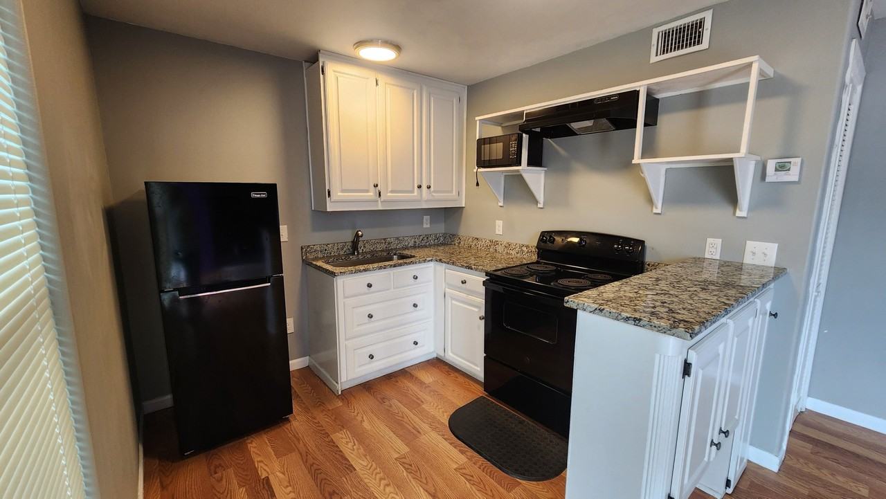 Comfortable Rental – 1402 N 2nd Street, Killeen, TX - Photo 6 of 7