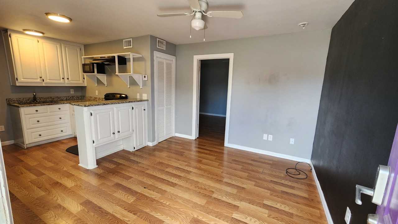 Comfortable Rental – 1402 N 2nd Street, Killeen, TX - Photo 7 of 7