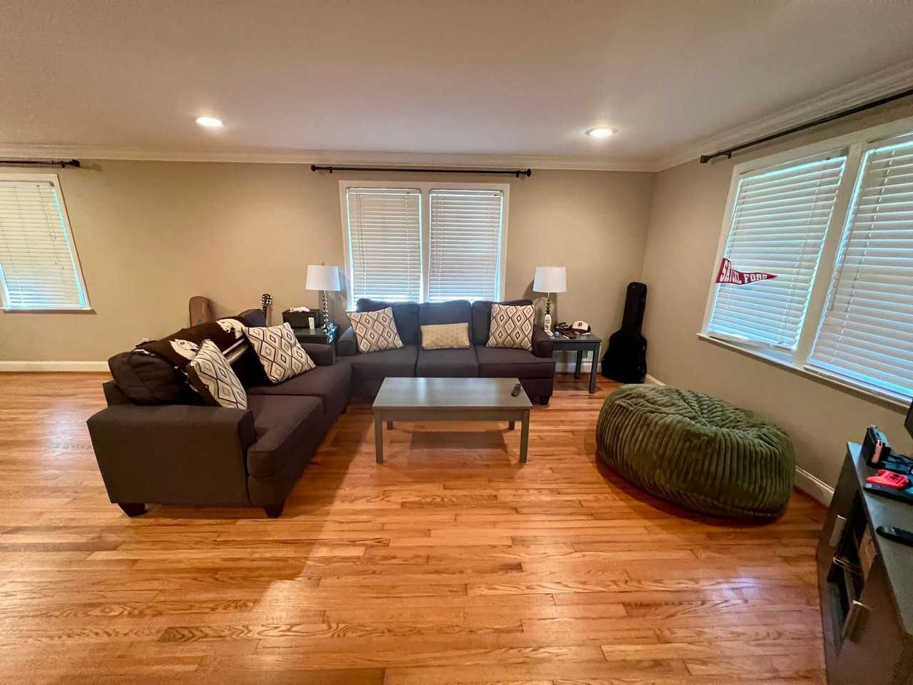 3641 Foxhall Rd - Photo 3 of 17