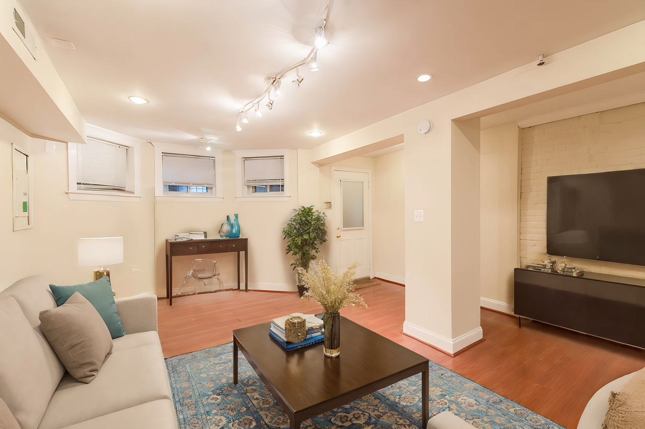 3424 13th St Nw #B - Photo 2 of 11