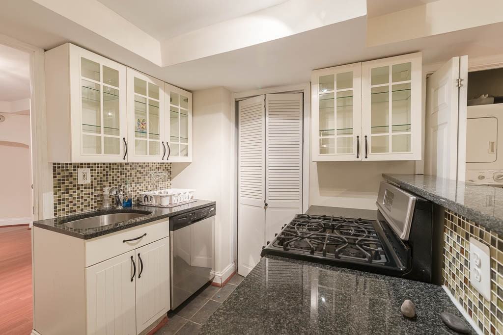 3424 13th St Nw #B - Photo 4 of 11