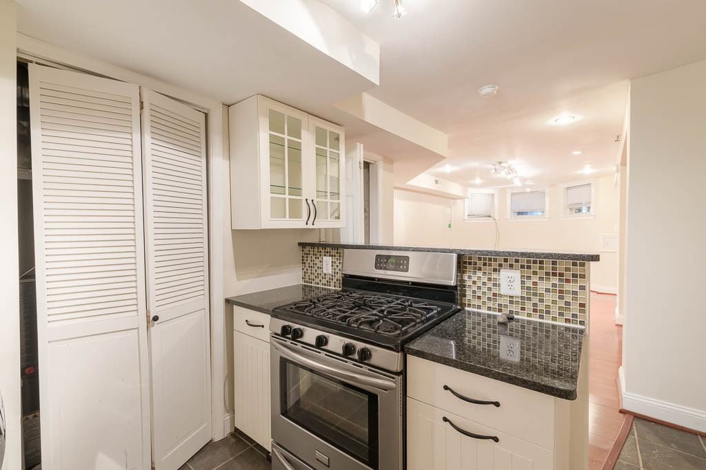 3424 13th St Nw #B - Photo 5 of 11