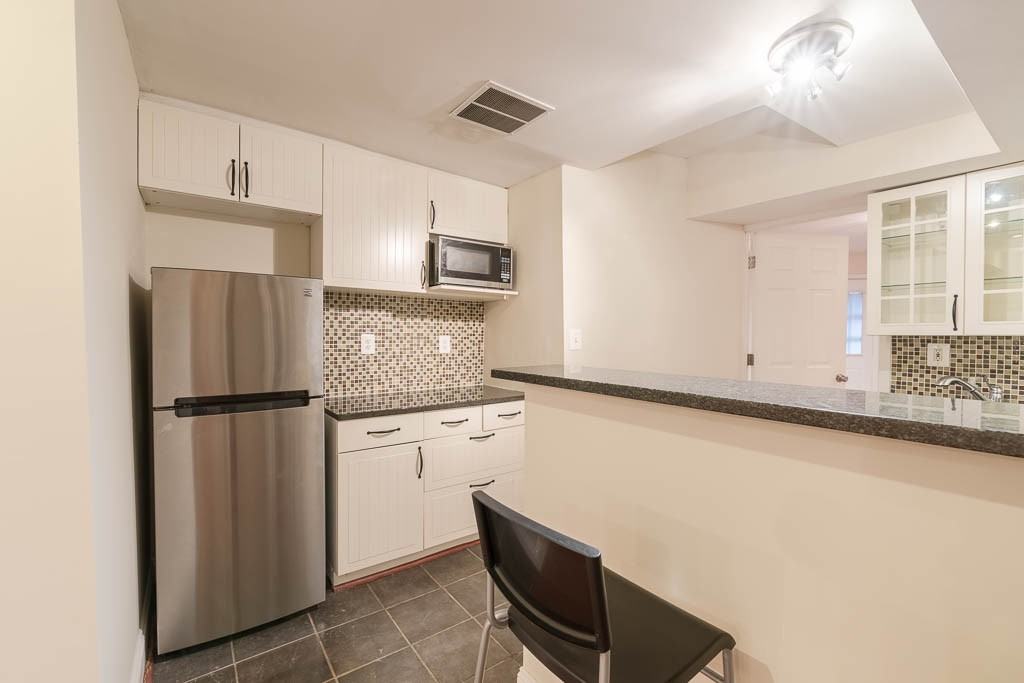 3424 13th St Nw #B - Photo 6 of 11
