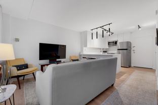 922 24th St Nw #606 - Photo 1 of 1