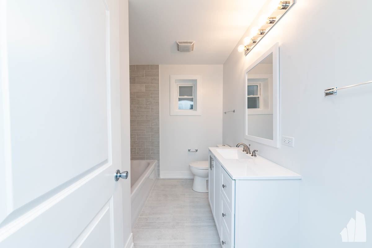 4616 N Monticello Ave #2 - Photo 3 of 8