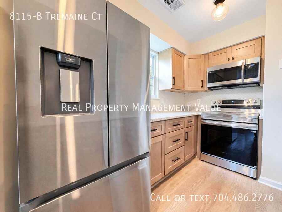 8115 Tremaine Ct Apt B - Photo 2 of 10