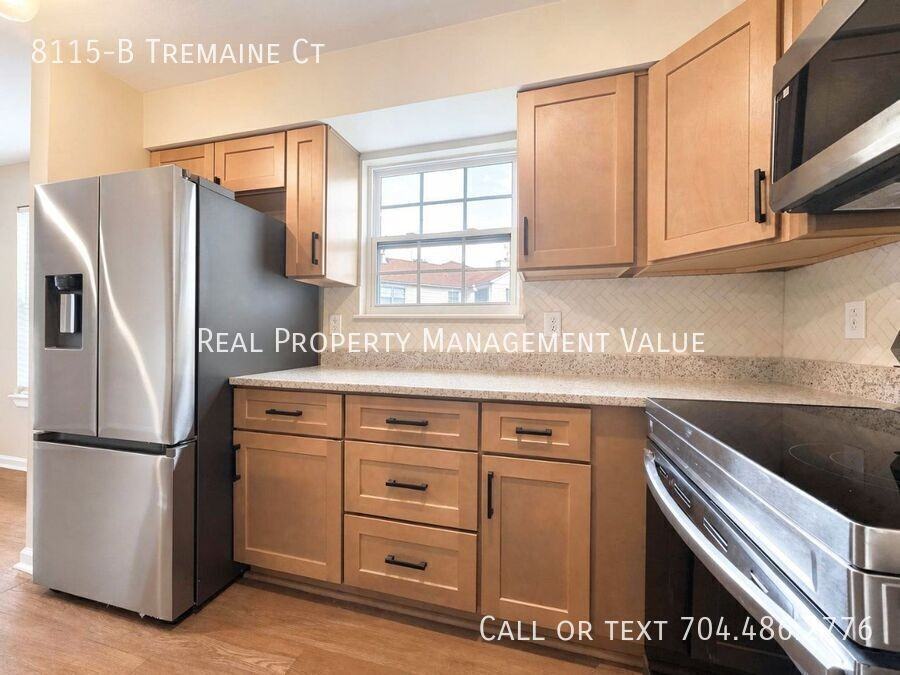 8115 Tremaine Ct Apt B - Photo 3 of 10