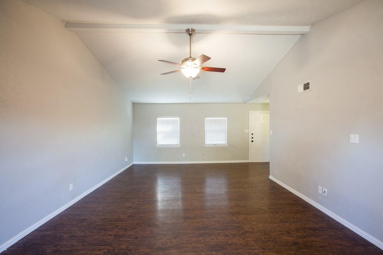 5713 Baker Dr - Photo 3 of 25