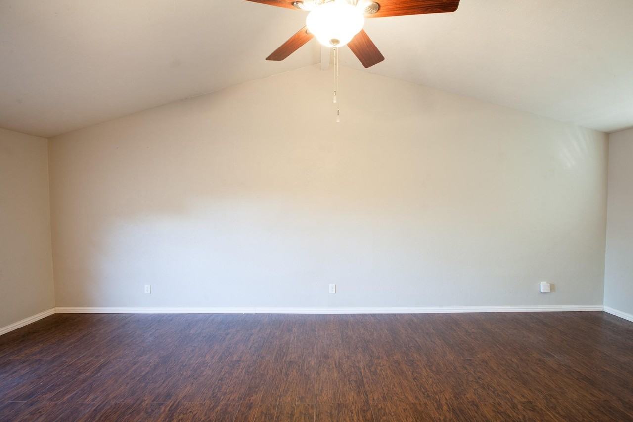 5713 Baker Dr - Photo 4 of 25