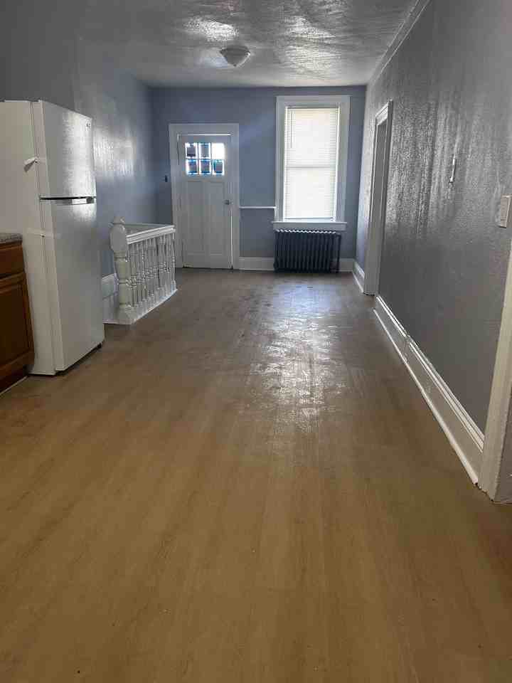 51 S High St - Photo 2 of 8