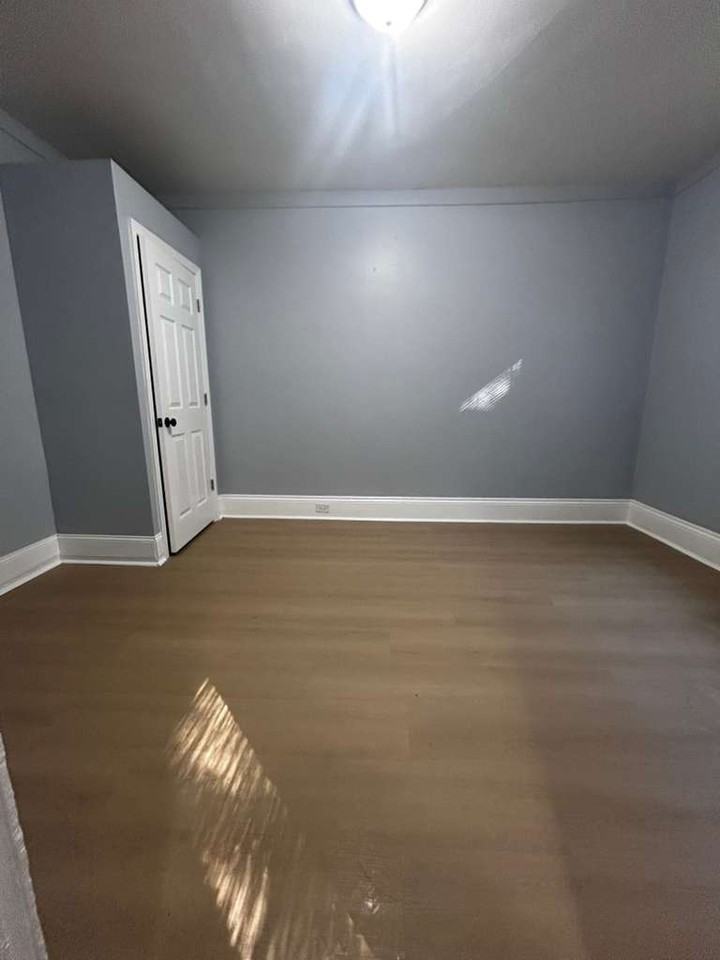 51 S High St - Photo 5 of 8