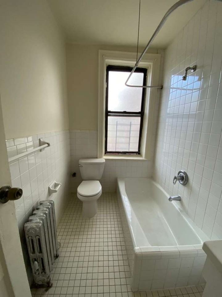 495 Van Cortlandt Park Ave #3 - Photo 2 of 7