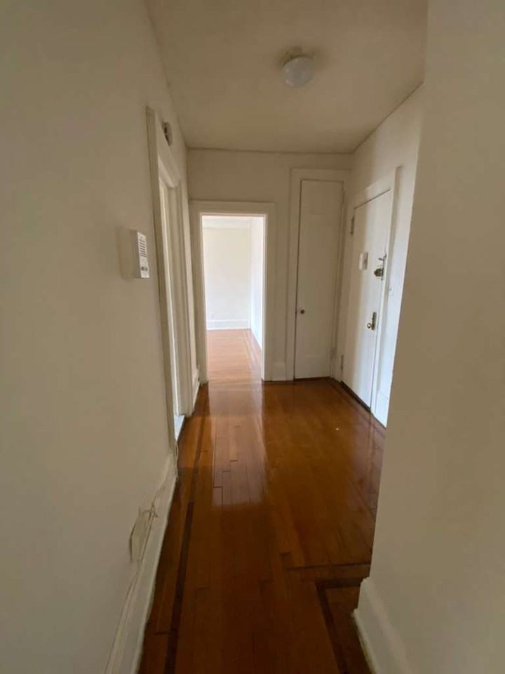 495 Van Cortlandt Park Ave #3 - Photo 5 of 7