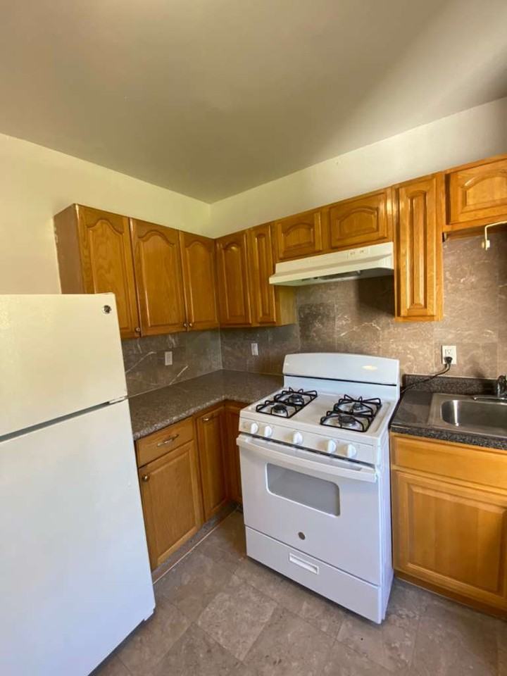 126 Oliver Ave #2 - Photo 2 of 12