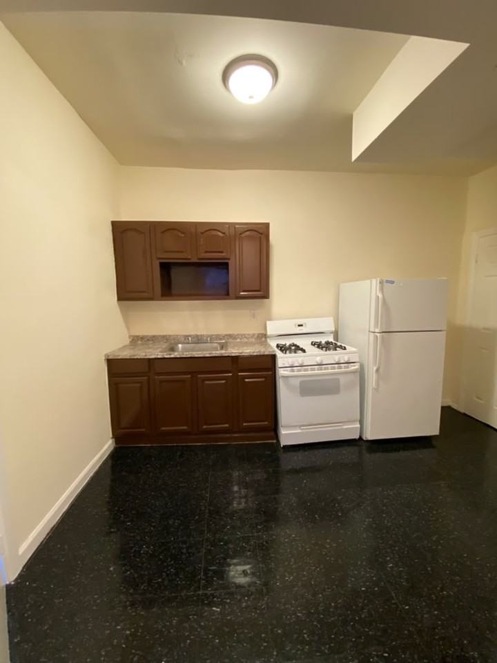 19 Lawrence St #1W - Photo 2 of 17