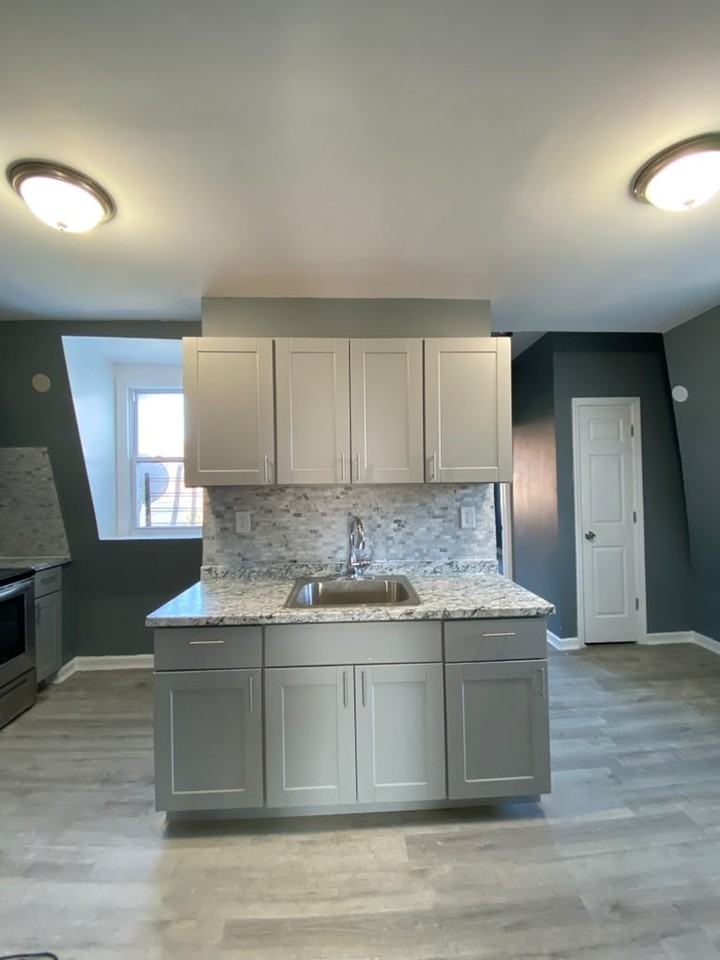 155 Waverly St #3rd