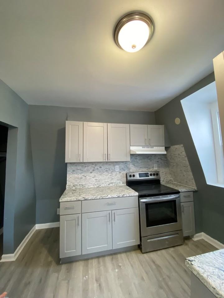 155 Waverly St #3rd - Photo 2 of 8