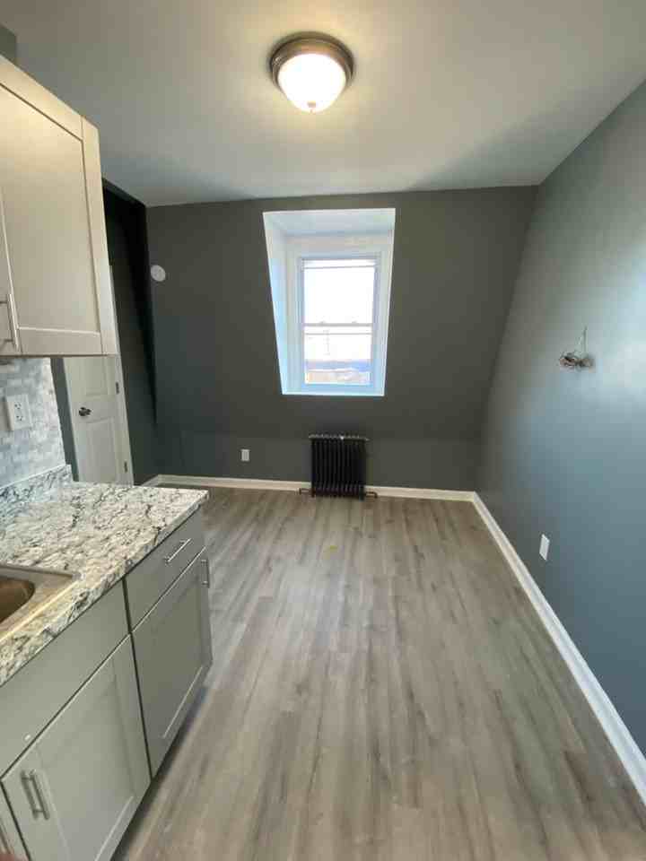 155 Waverly St #3rd - Photo 5 of 8