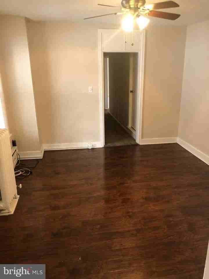 116 E Locust St #2ndFL - Photo 4 of 12