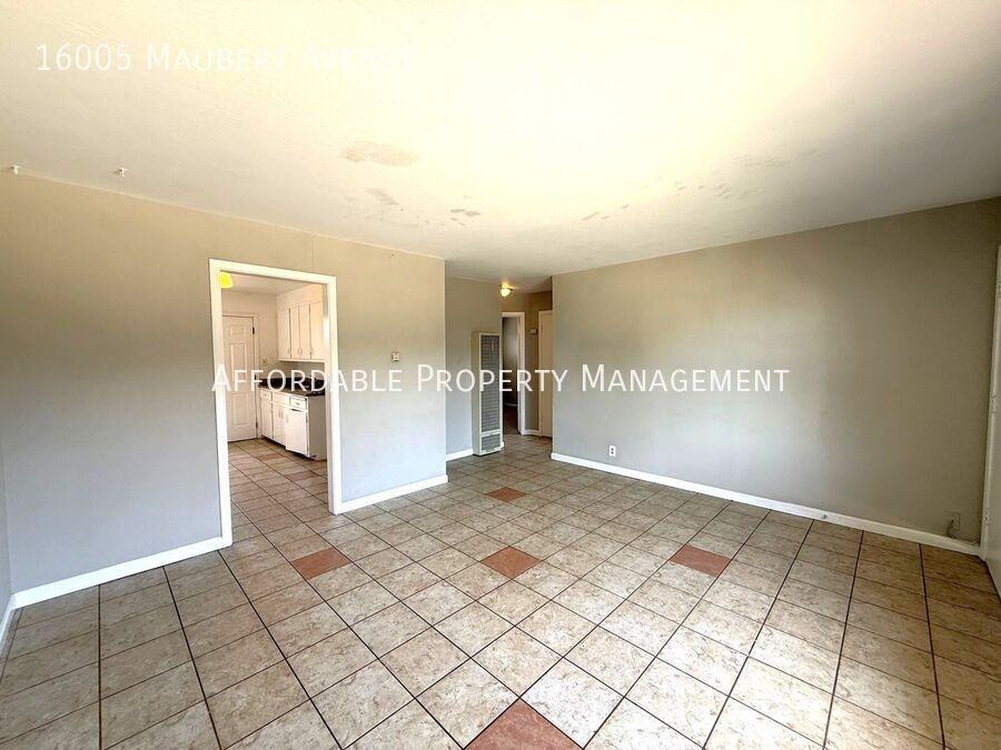 16005 Maubert Ave - Photo 3 of 14