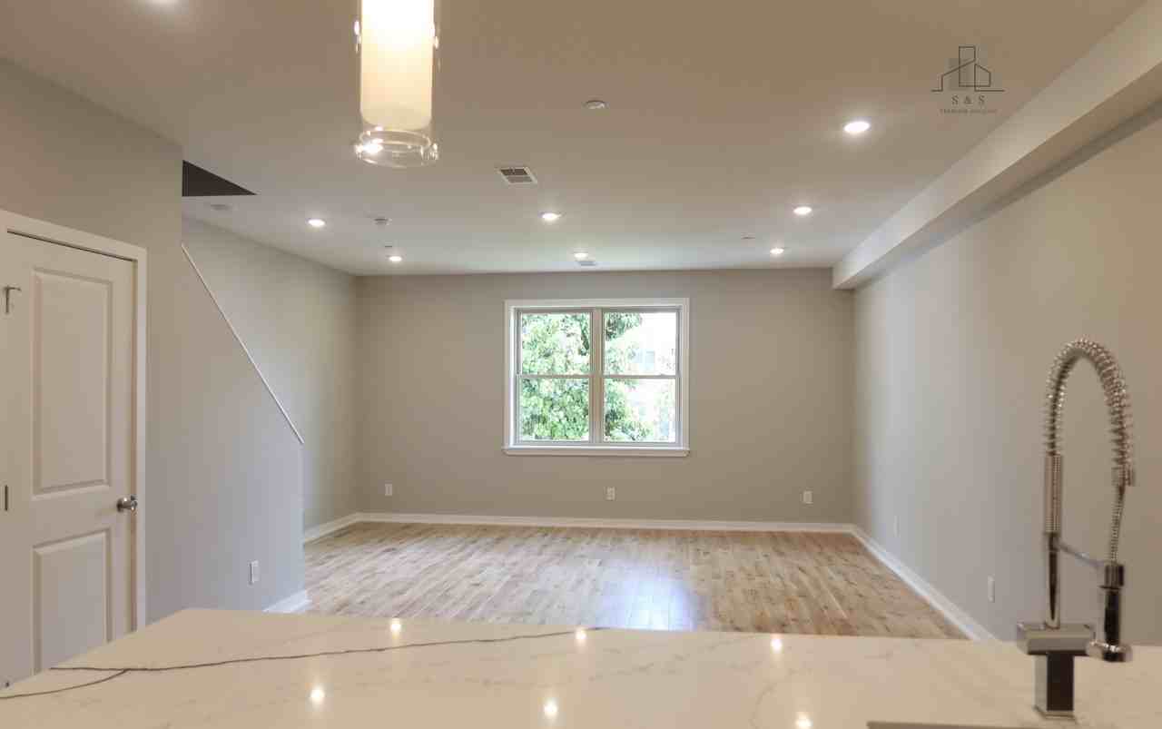 431 N 41st St #3 - Photo 4 of 14