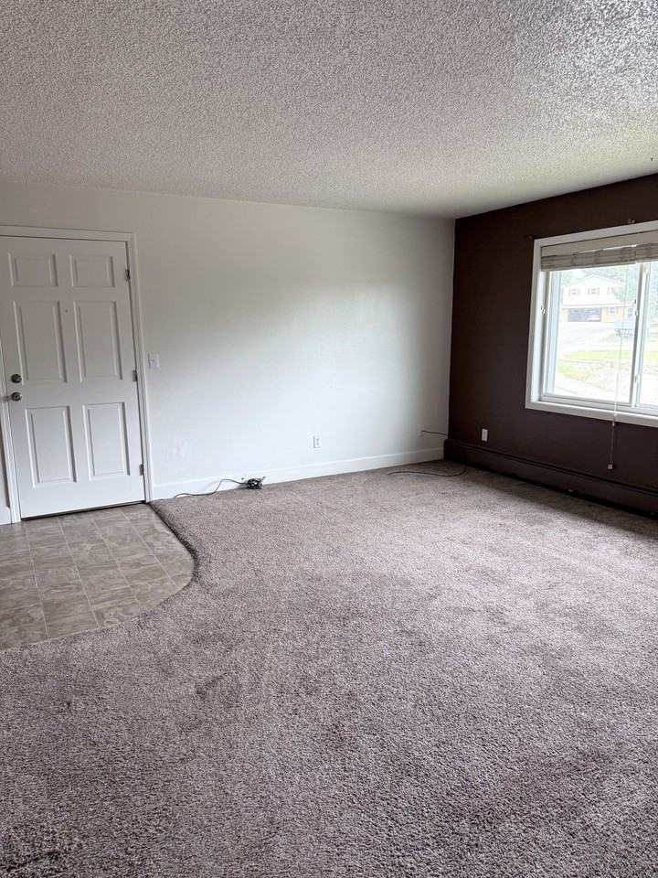 104 6th St Ne #8 - Photo 6 of 7