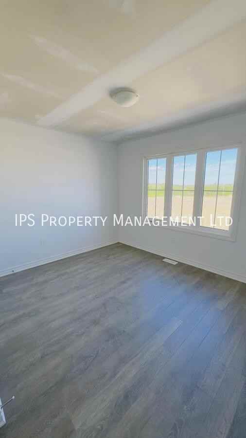 91 Lincoln Dr - Photo 3 of 24