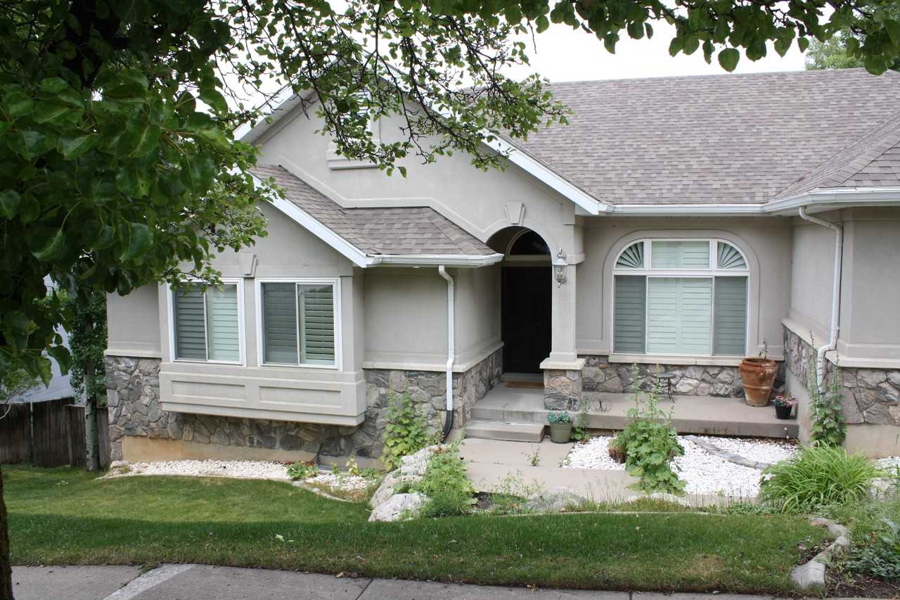 2962 Oakwood Dr #NA - Photo 2 of 47