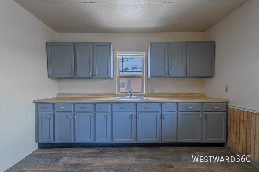 4901 Magoun Ave #2R - Photo 2 of 14
