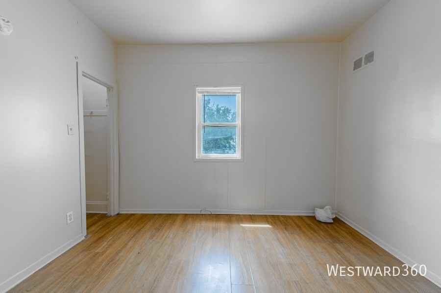 4901 Magoun Ave #2R - Photo 5 of 14