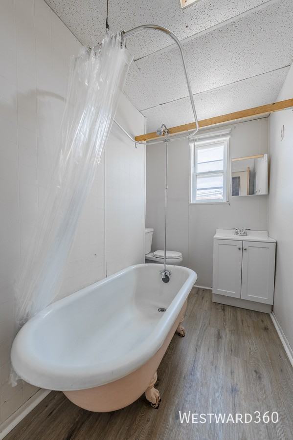 4901 Magoun Ave #2R - Photo 6 of 14