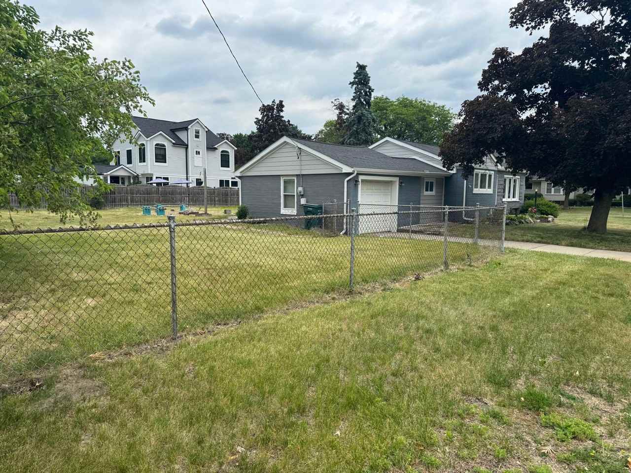 40826 Gilbert St #NA - Photo 2 of 20