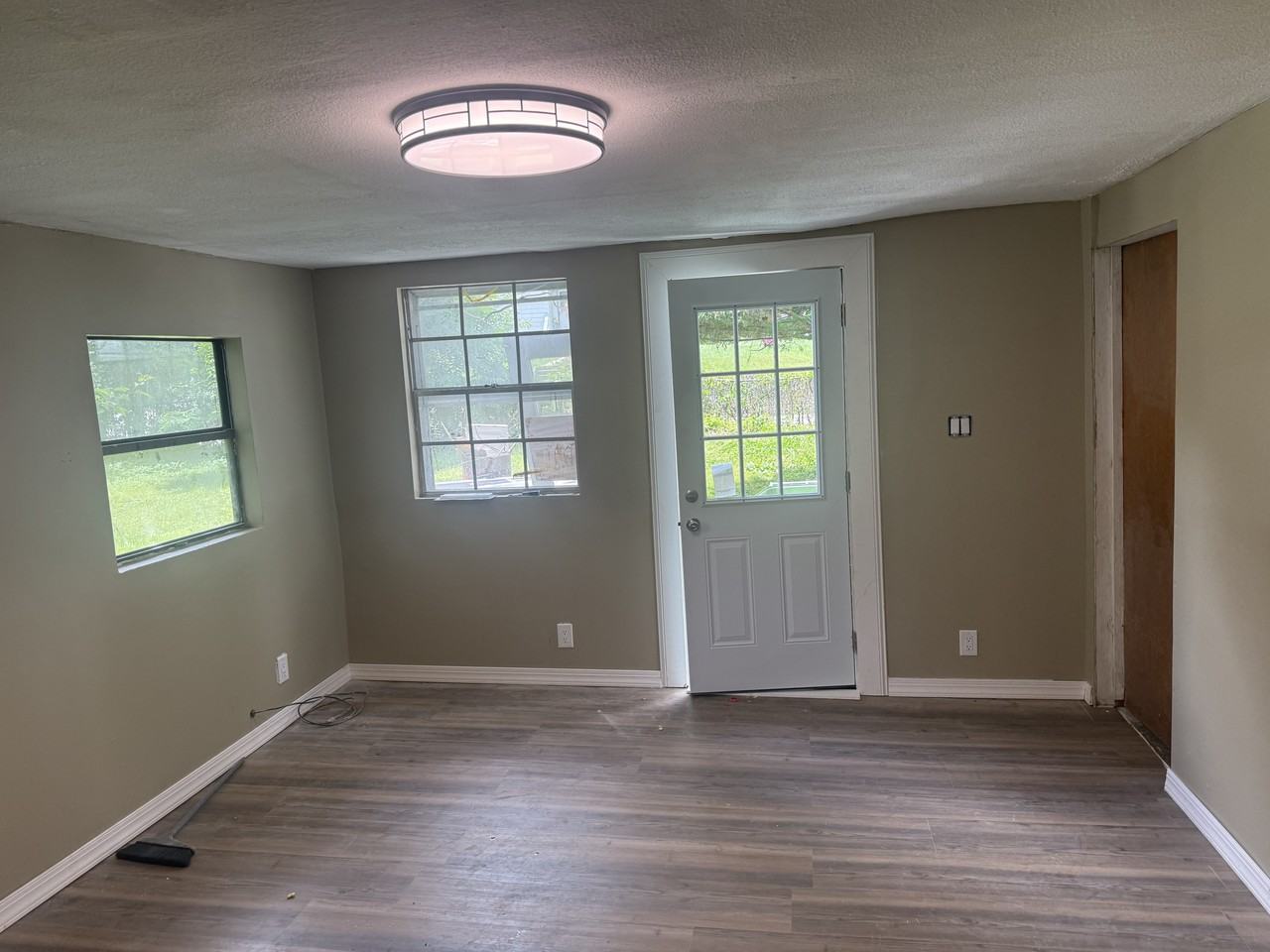 1280 E Harper Ave #B - Photo 2 of 5