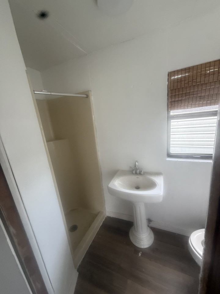 1280 E Harper Ave #B - Photo 4 of 5