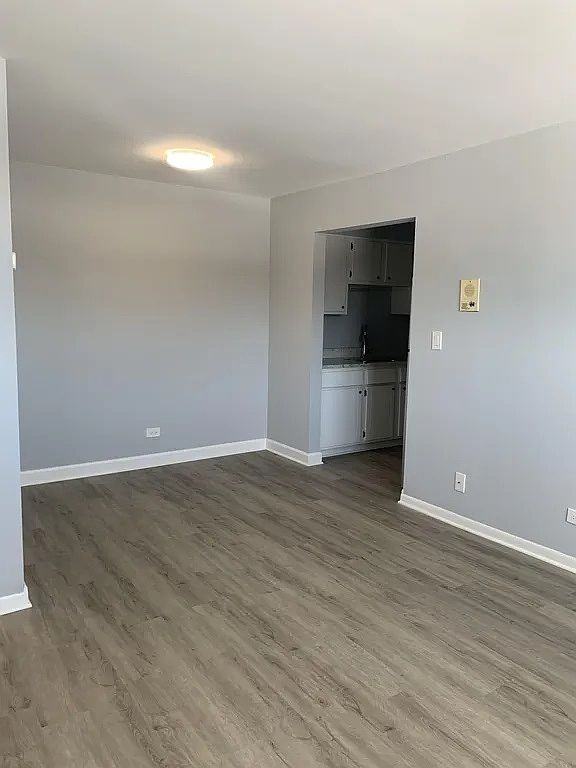 390 Executive Dr #307 - Photo 3 of 4